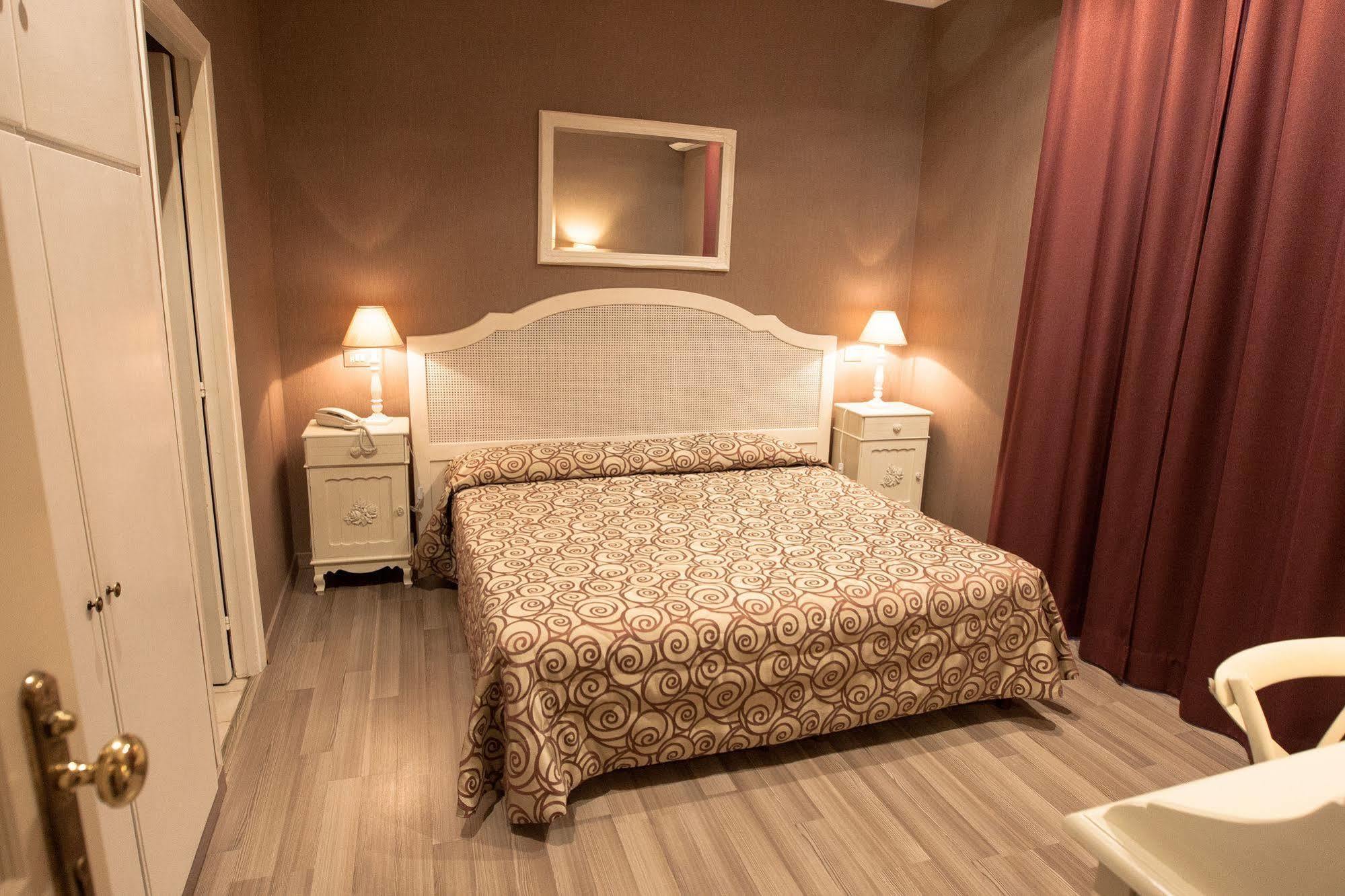 Hotel Gerber โรม ภายนอก รูปภาพ