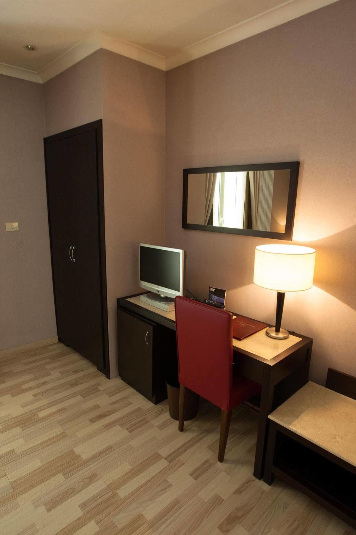Hotel Gerber โรม ภายนอก รูปภาพ