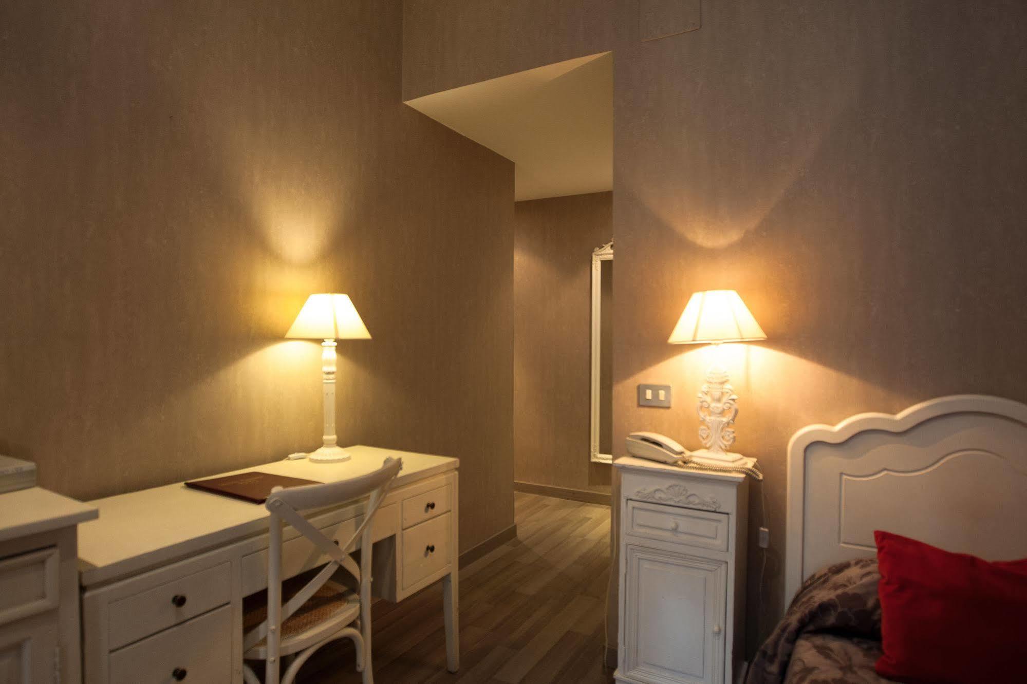 Hotel Gerber โรม ภายนอก รูปภาพ