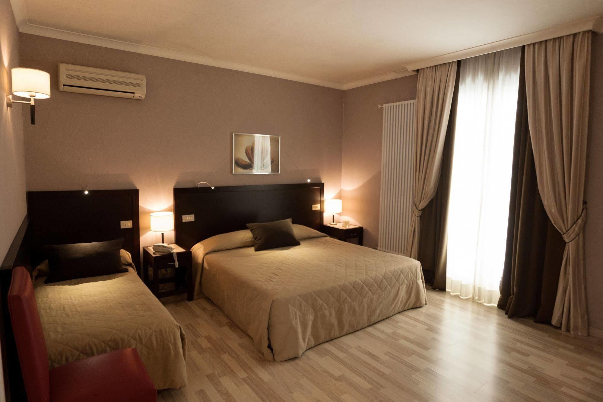 Hotel Gerber โรม ภายนอก รูปภาพ