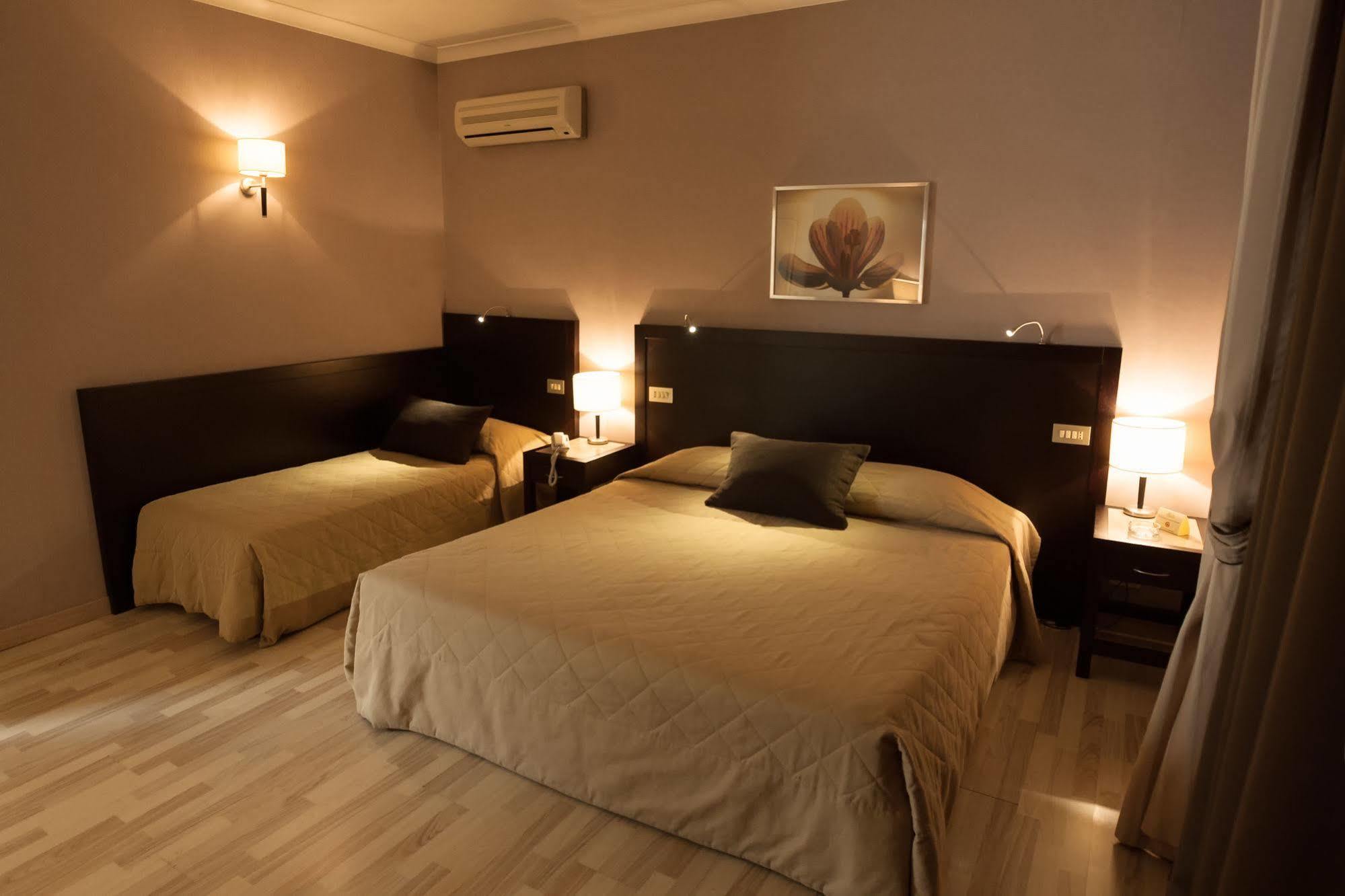 Hotel Gerber โรม ภายนอก รูปภาพ