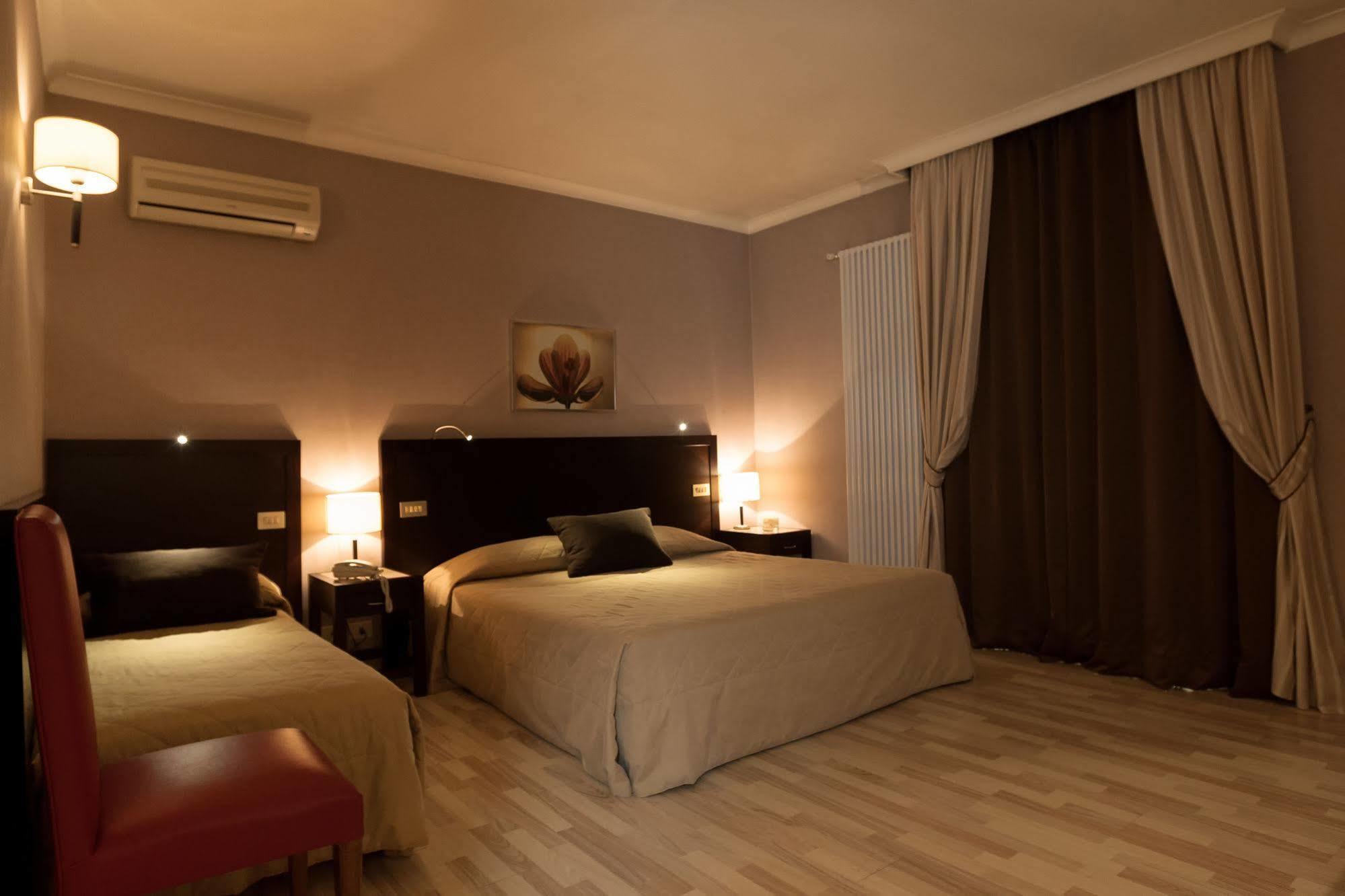 Hotel Gerber โรม ภายนอก รูปภาพ